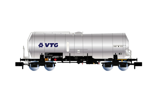 Arnold HN6630 D-VTG, 4-axle tank wagon(isolated), "chrome"-livery, "VTG", ep. VI N Gauge