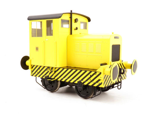 Heljan Ruston & Hornsby 48DS Enclosed Cab Yellow/Wasp Stripes 9032 O Gauge