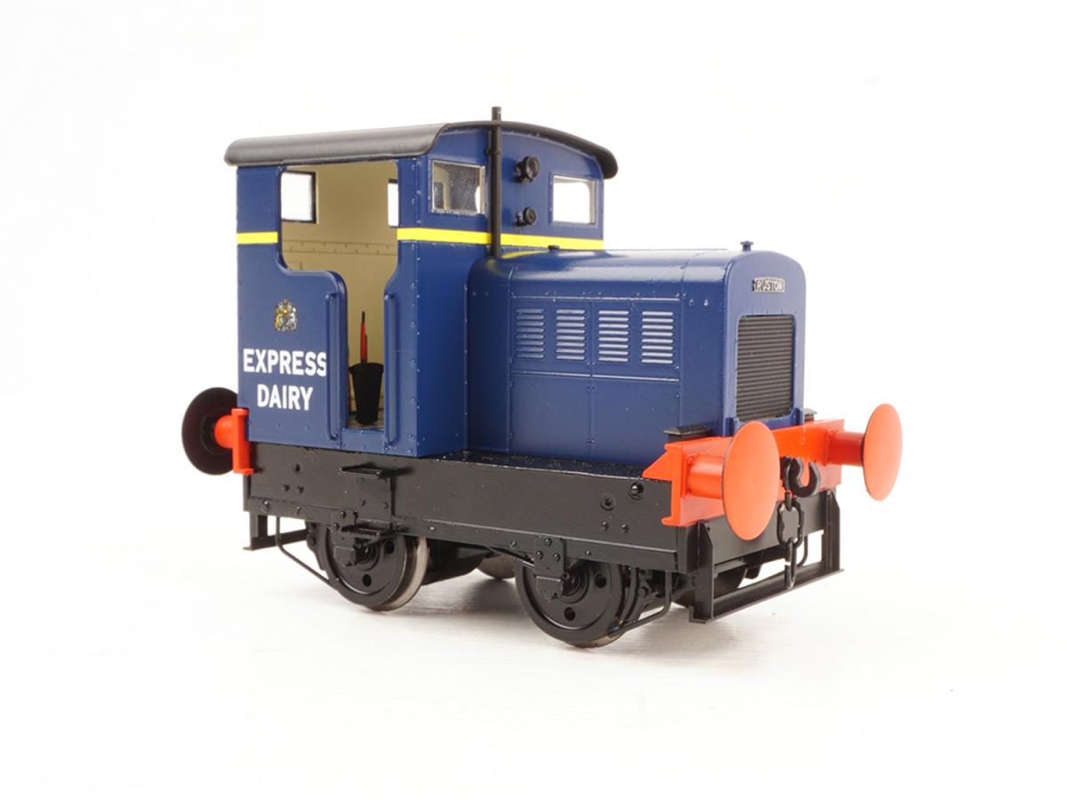 Heljan Ruston & Hornsby 48DS Open Cab Express Dairy Blue 9038 O Gauge