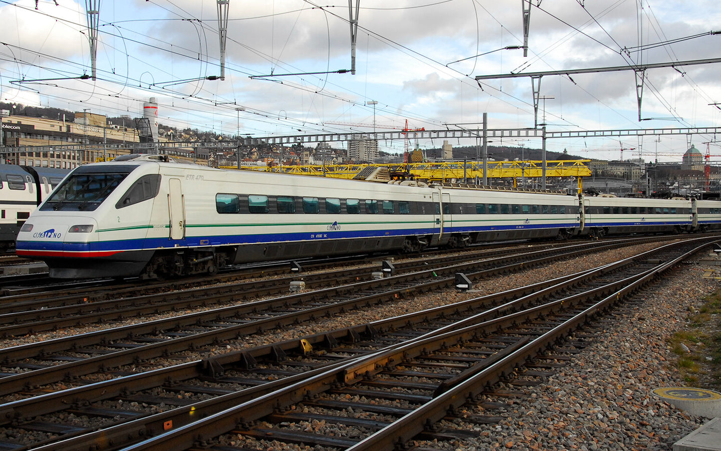 Rivarosssi Cisalpino ETR470 Original Livery 4 Car EMU V HO Gauge HR2963