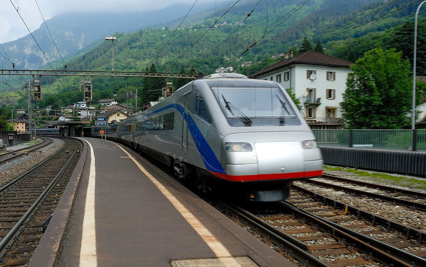 Rivarosssi SBB ETR470 Silver/Blue 4 Car EMU V HO Gauge HR2964