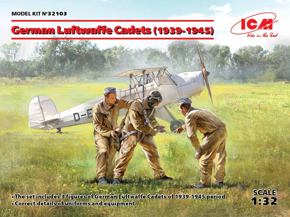 ICM 32103 German Luftwaffe Cadets (1939-1945) (3 figures) 1:32 Figure Model Kit