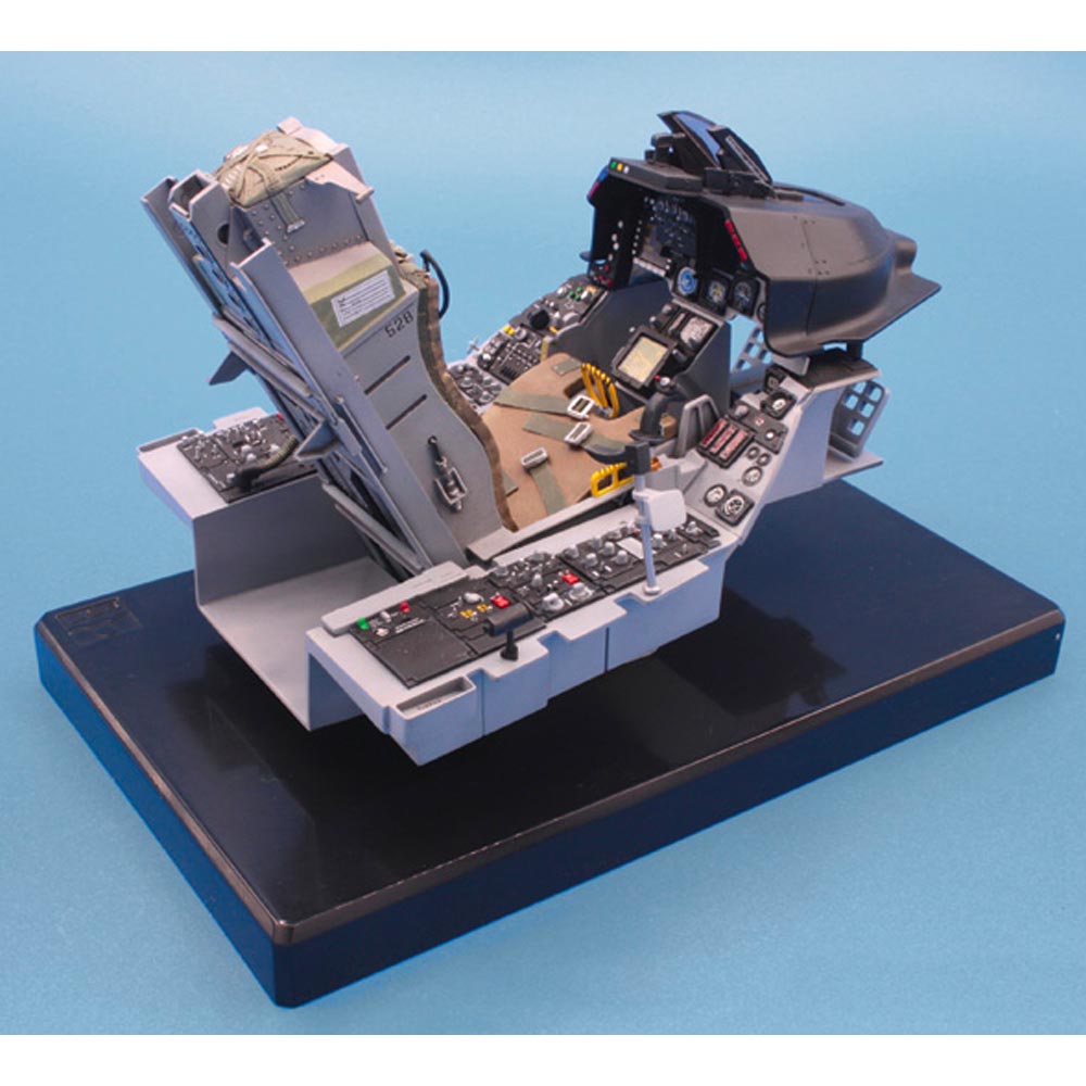 Italeri 2990 F-16 Fighting Falcon Cockpit 1:12 Plastic Model Kit