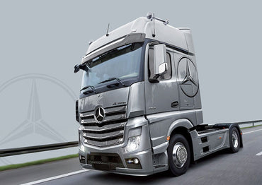 ITALERI Mercedes  Actros MP4 Gigaspace 3905 1:24 Truck Model Kit