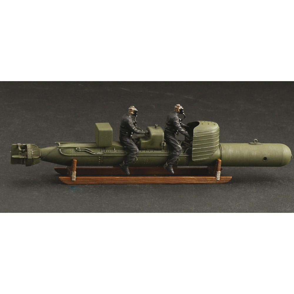 Italeri 5621 S.L.C. Maiale with Crew WWII Torpedo/Sub 1:35 Plastic Model Kit