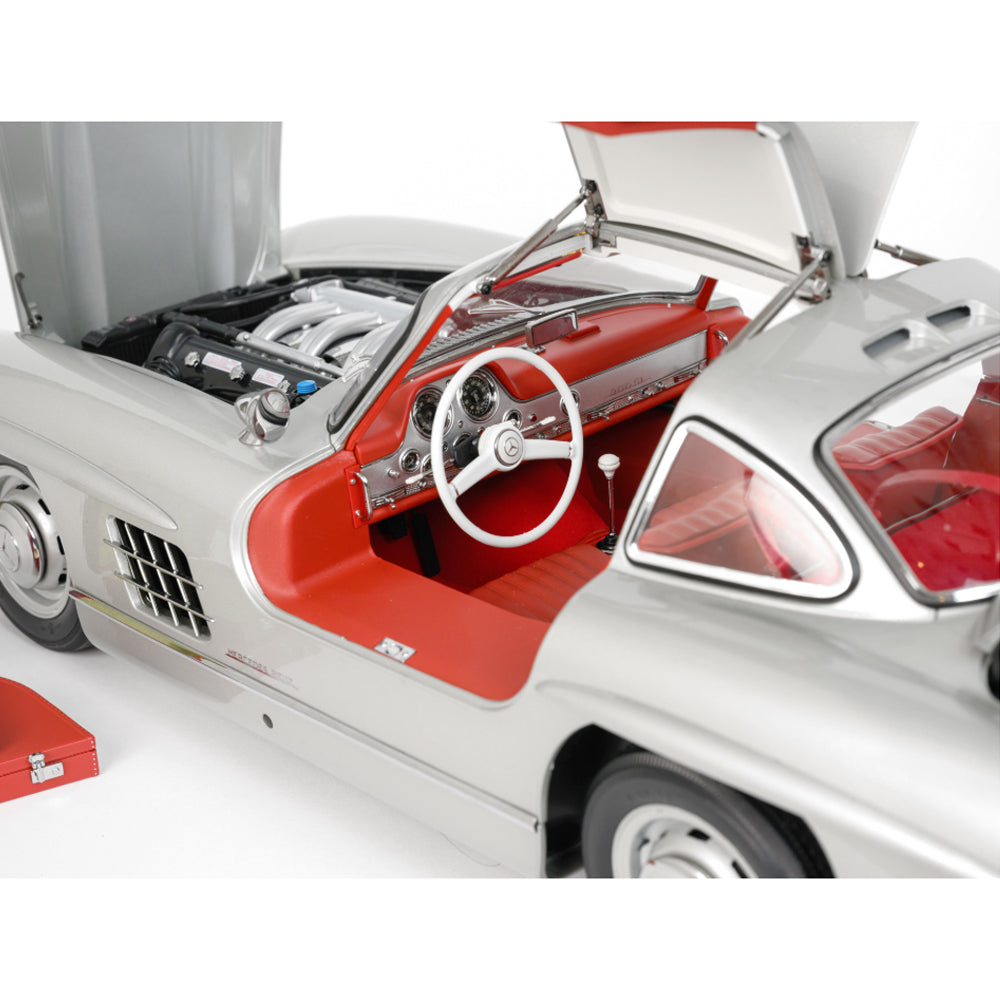 IXO Mercedes 300 SL Silver 1:8 Metal Model Kit
