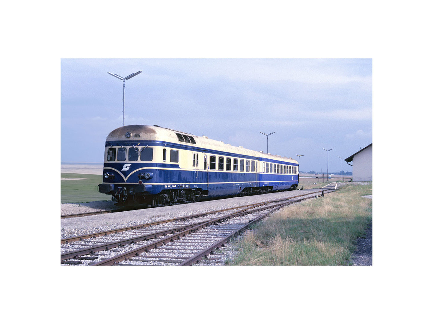 Jagerndorfer OBB Rg5145.05 2 Car DMU IV (~AC) JC15220 HO Gauge