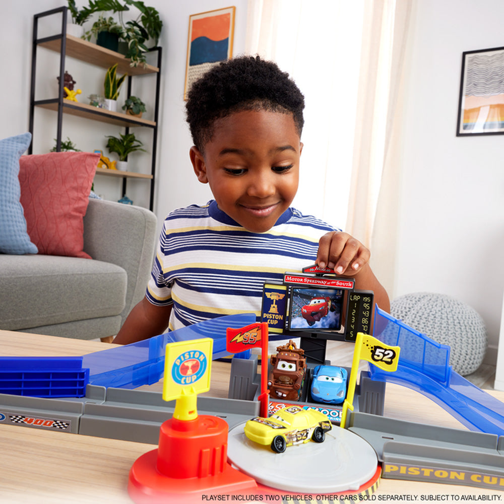 Disney Pixar Cars Piston Cup Stunting Speedway Playset Mattel Age 4+ JHL42