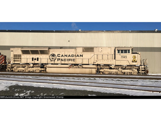 Kato SD70ACU Diesel CP Military Heritage 7021 Beige(DCC-Sound) K176-8542-S Gauge