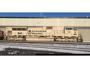 Kato SD70ACU Diesel CP Military Heritage 7021 Beige(DCC-Sound) K176-8542-S Gauge