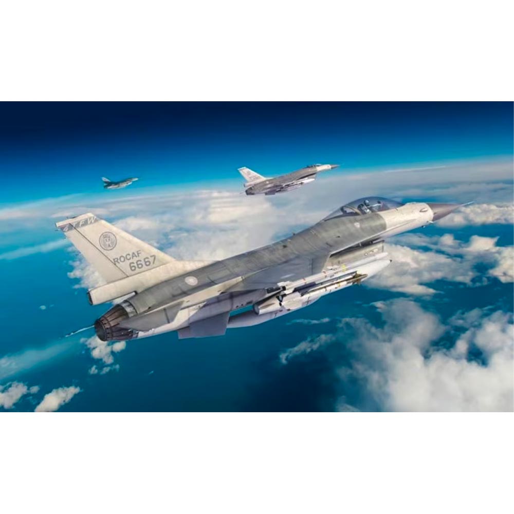 Kinetic 48101 F-16V ROCAF Single Seater Viper 1:48 Model Kit