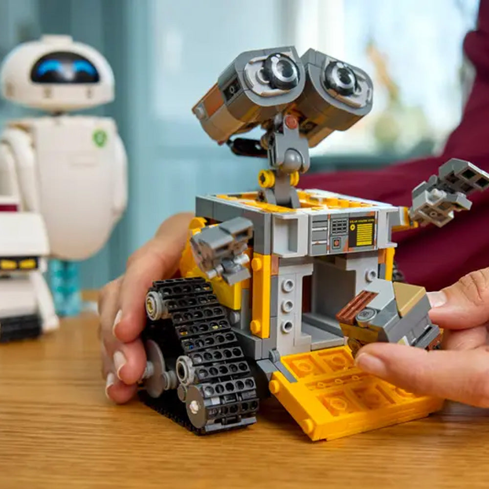 LEGO Disney 43279 WALL-E & EVE Age 18+ 811pcs