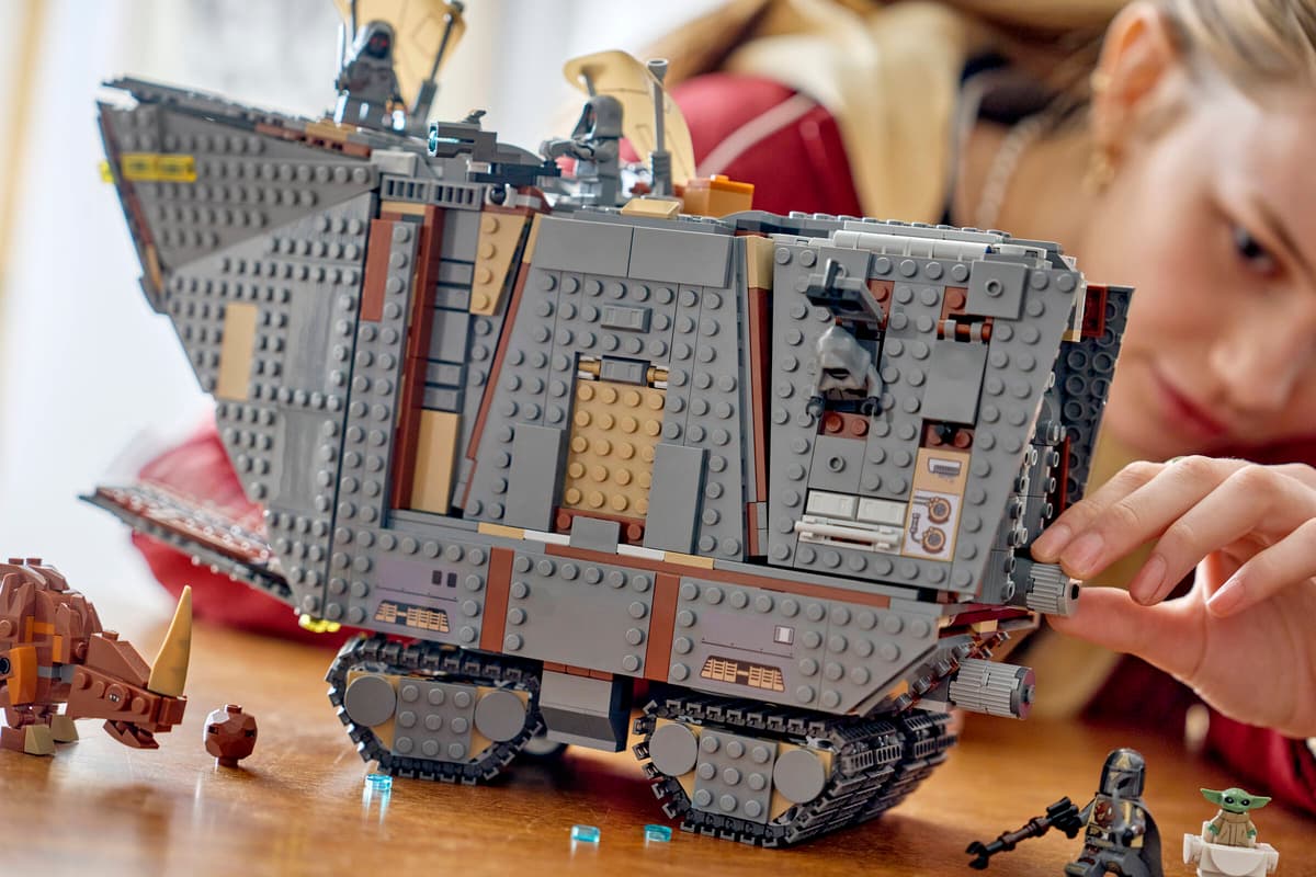 LEGO Star Wars 75453 Offworld Sandcrawler and Mudhorn Age 14+ 1683pcs