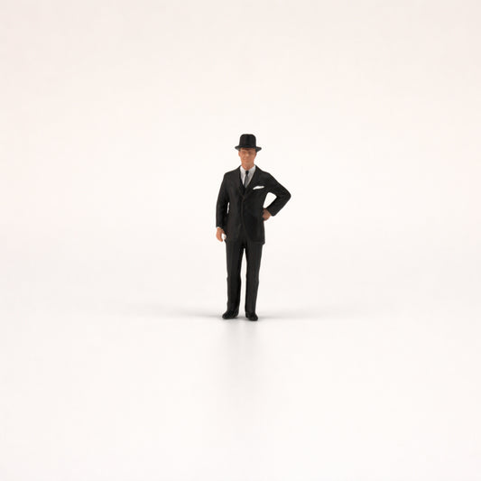 Le Mans Miniatures Jean Bugatti Figurine LMMFLM132067M 1:32
