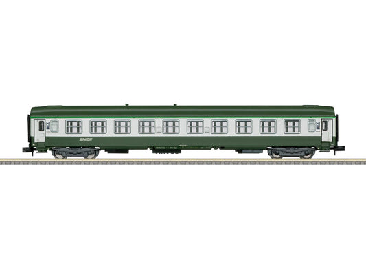 Minitrix SNCF B10 2nd Class Express Coach V M18466 N Gauge