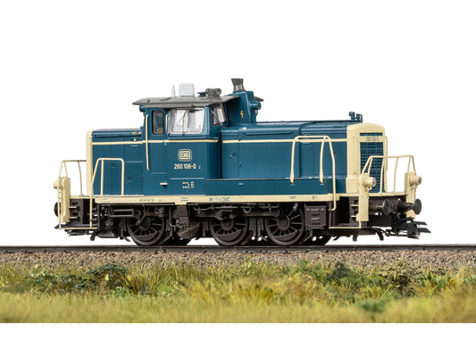 Trix M25601 DB BR260 106-0 Diesel Locomotive IV (DCC-Sound) HO Gauge