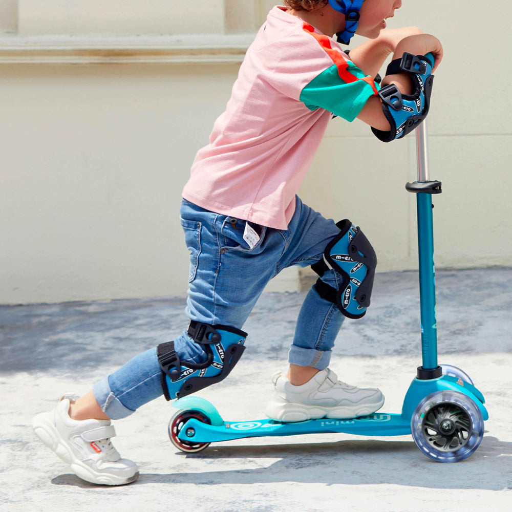 Aqua Mini Micro Deluxe Scooter with LED Light-Up Wheels Age 2-5 MMD076