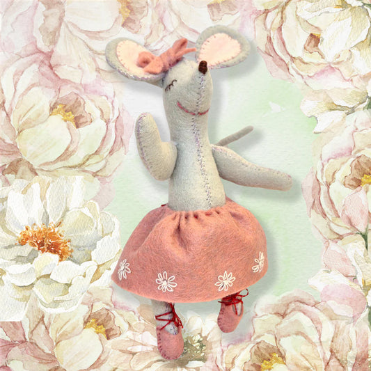 Corinne Lanpierre Little Mouse the Ballet Dancer Felt Craft Mini Kit