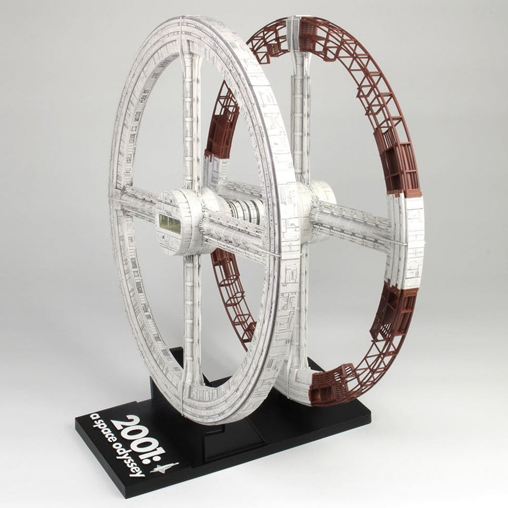 Moebius Models 2001: A Space Odyssey Space Station V 1:2600 Model Kit