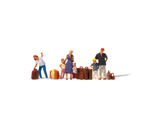 Merten Waiting Passengers (6) with Luggage Figure Set HO Gauge MRT0212539