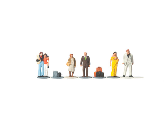 Merten 282523 Passers By (6) Figure Set TT Scale