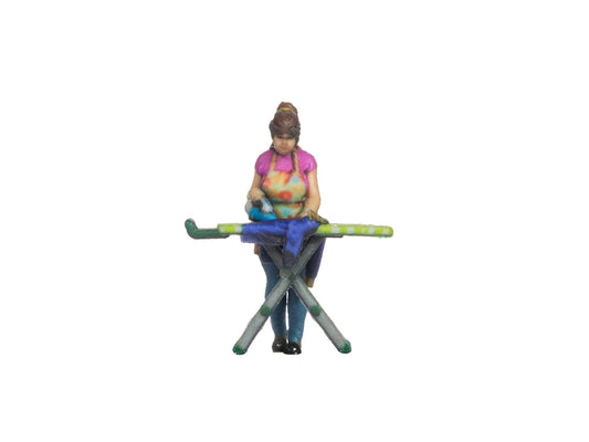 Noch Woman Ironing 3D Master Figure N10425 HO Gauge