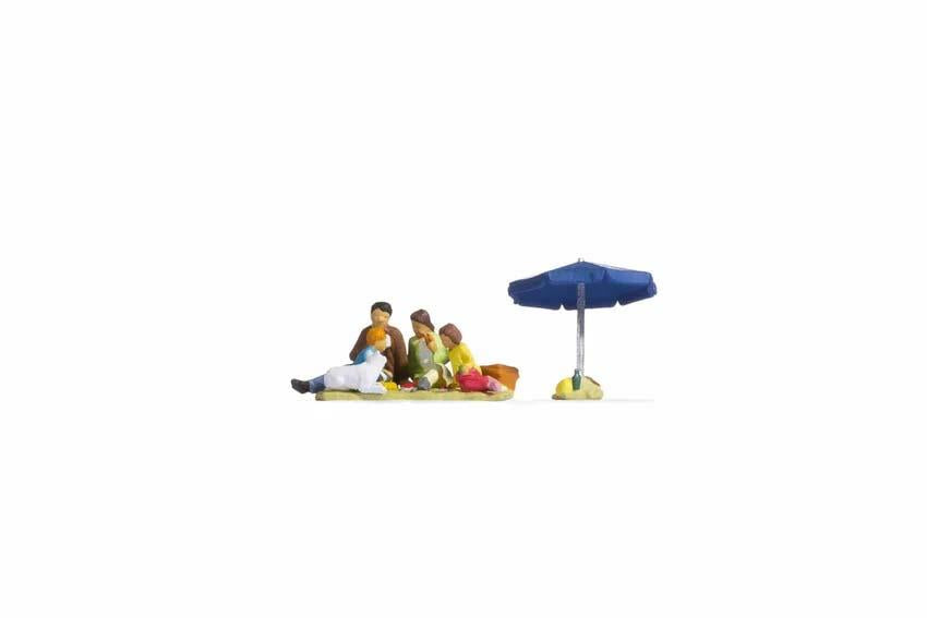 Noch Family Having a Picnic (4) Figure Set N15599 HO Gauge