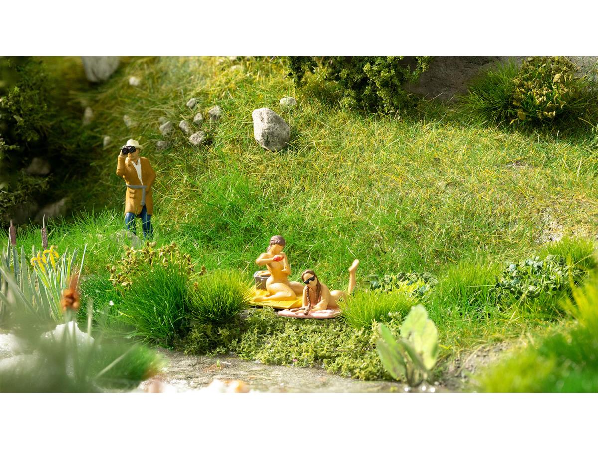 Noch Peeping Tom Funny Scenes Figure Set N16607 HO Gauge