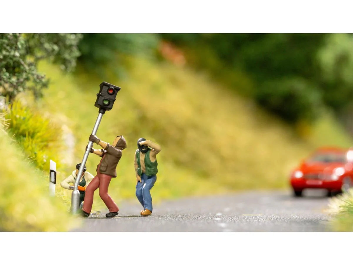 Noch Too Fast Funny Scenes Figure Set N16611 HO Gauge