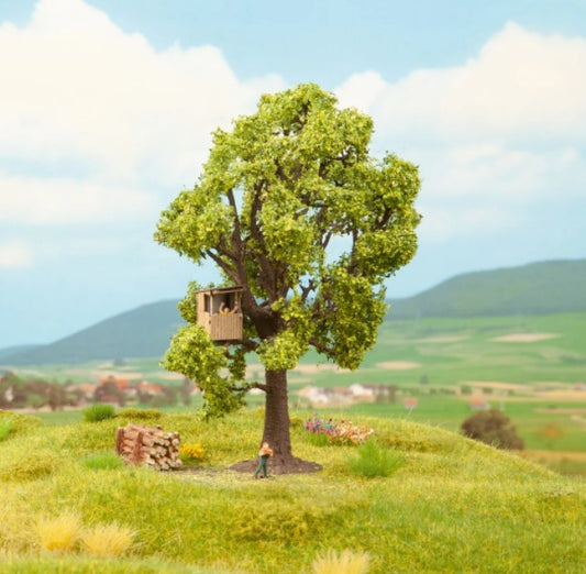 Noch 21767 Oak Tree with Treehouse 13cm TT Scale