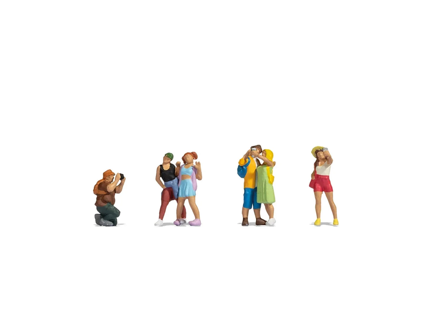 Noch Tourists Posing (6) Figure Set N36473 N Gauge