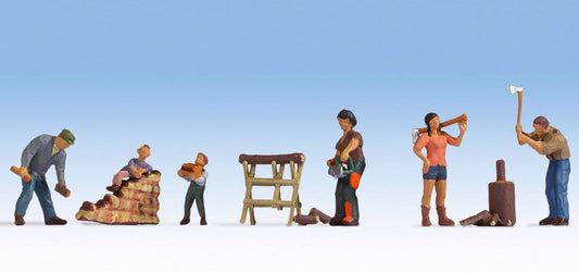 Noch Chopping Wood (5) Figure Set N36616 N Scale