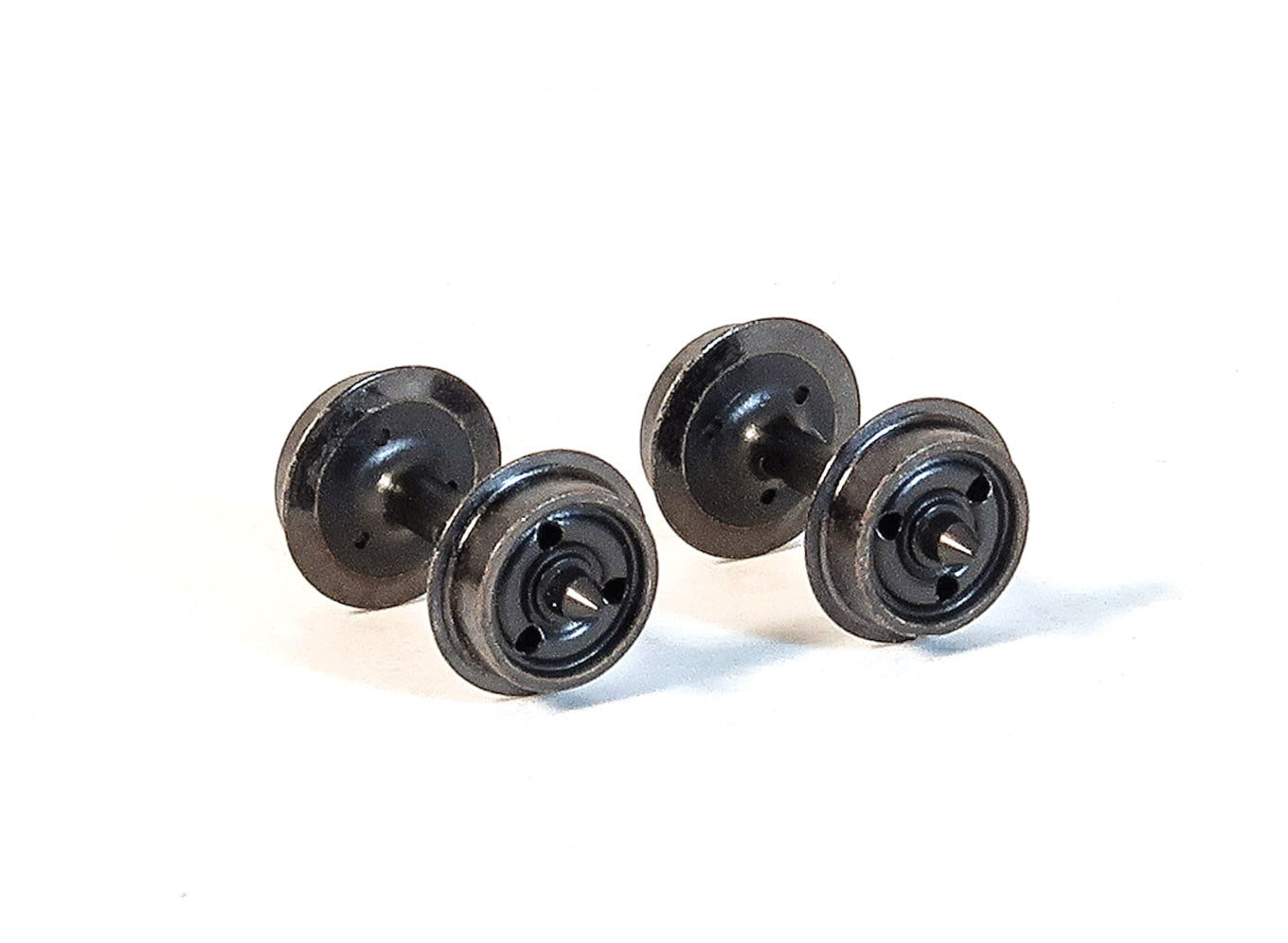 PECO NR-132 3-hole disc wheels n/s tyres 8 axles N Gauge