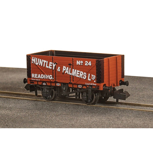 PECO NR-7010P 9ft 7-Plank Open Wagon, Huntley & Palmers No. 24 N Gauge