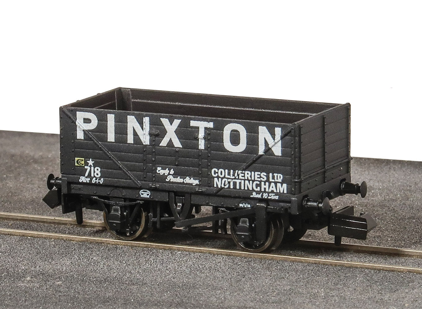 PECO NR-7019P 9ft 7 Plank Open Wagon, Pinxton N Gauge