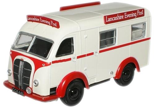 Oxford Diecast 76AK001 Austin K8 Threeway Van Lancashire Evening Post OO Gauge