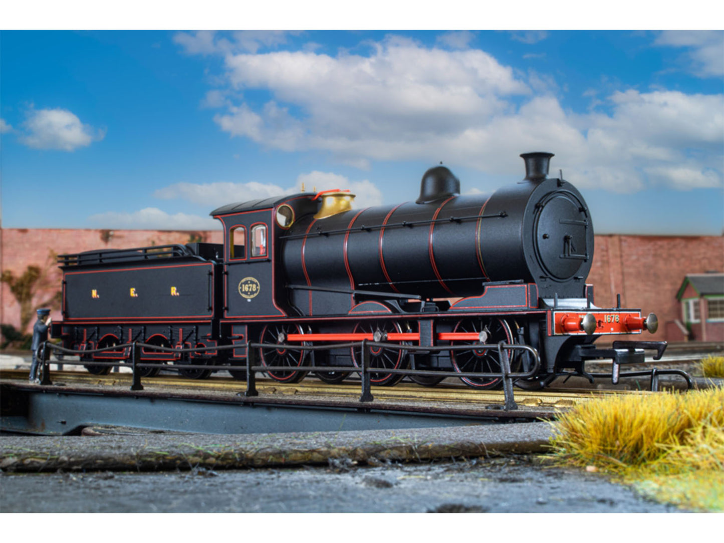 Oxford P2 Class 1678 NER Lined Black 76J26004 OO Gauge