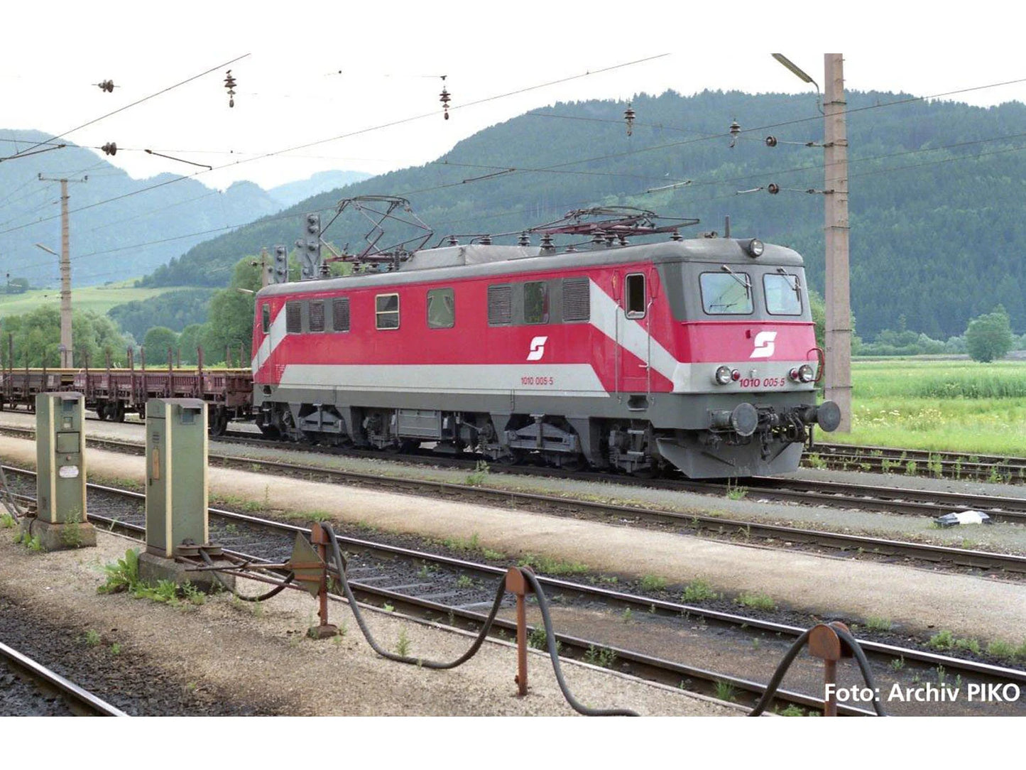 Piko Expert OBB Rh1010 Electric Locomotive V (DCC-Sound) PK21726 HO Gauge