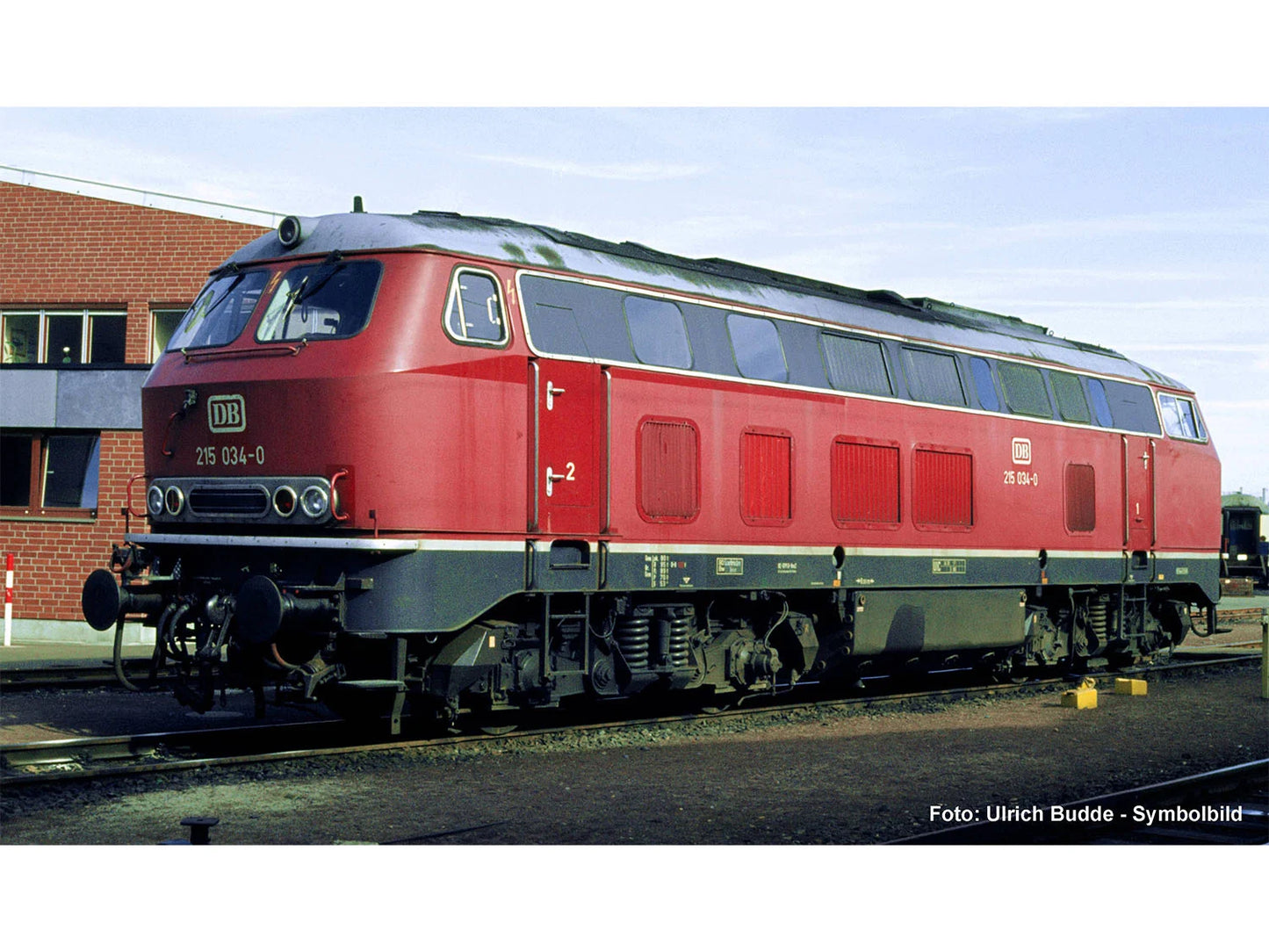 Piko 22062 Expert DB BR215 Diesel Locomotive IV (DCC-Sound) HO Gauge
