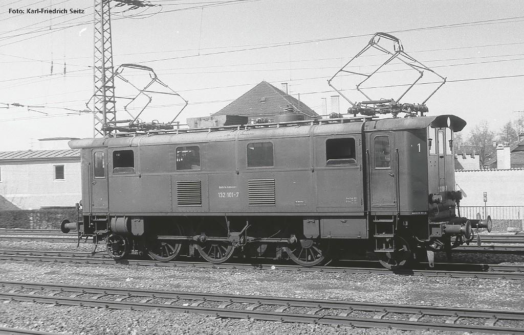 Piko 51414 Expert DB BR132 Electric Locomotive IV HO