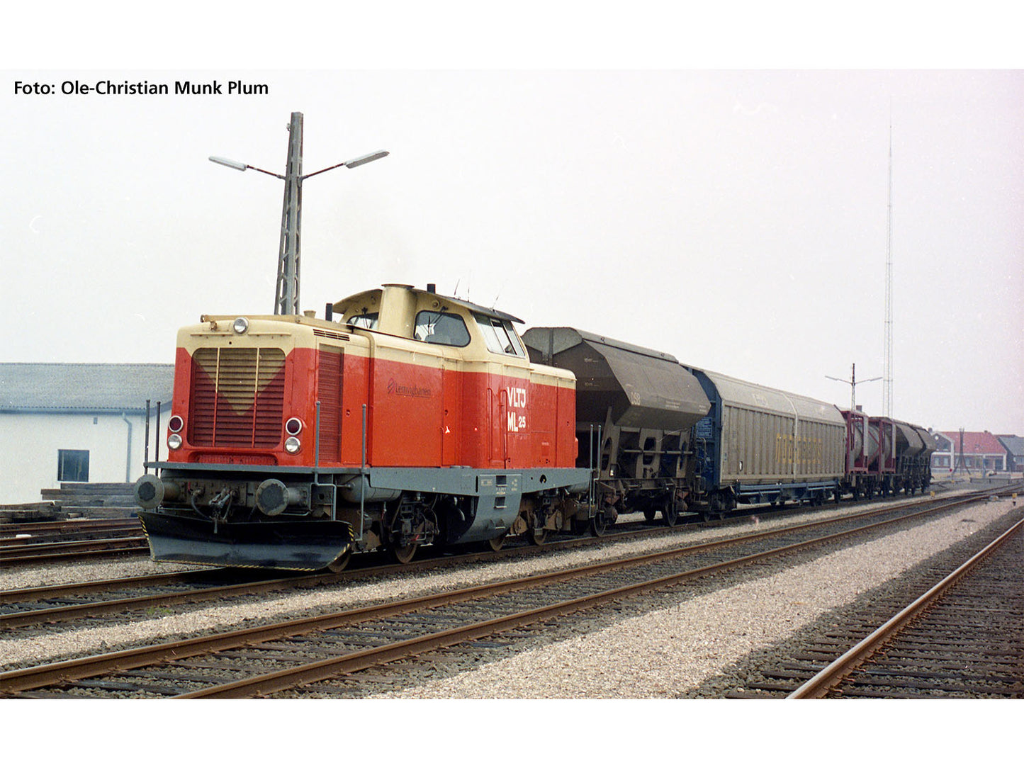 Piko Expert VLTJ BR211 Diesel Locomotive V (~AC-Sound) PK52102 HO Gauge