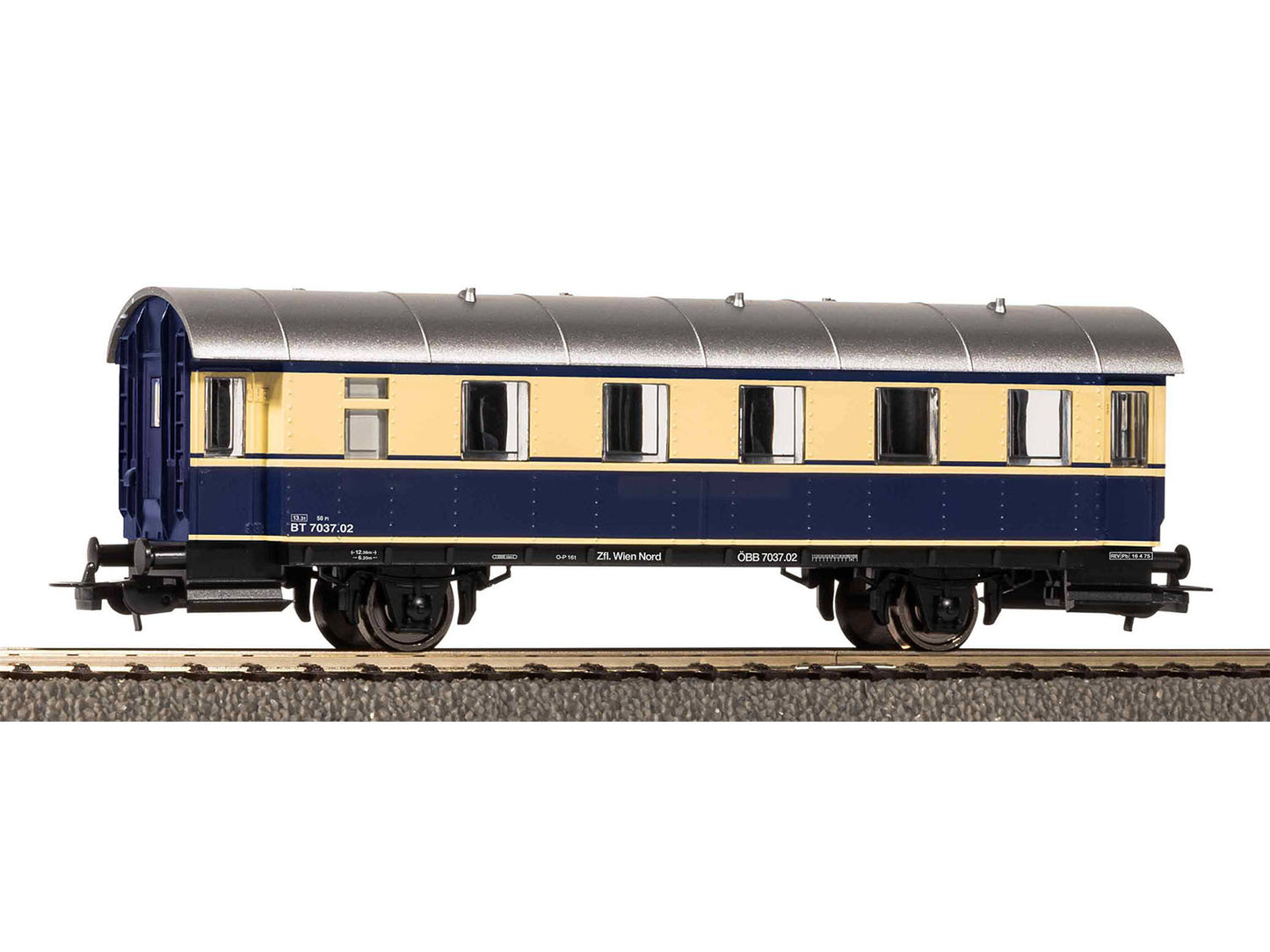 Piko Hobby OBB 4 Wheel Coach IV HO Gauge PK57636