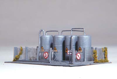 PIKO Warwick Industrial Tanks Kit N Gauge 60012