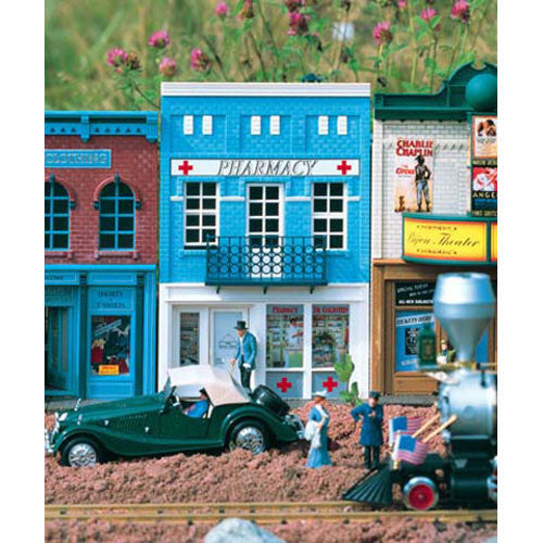 PIKO Dr Goldstein's Pharmacy Kit G Gauge 62207
