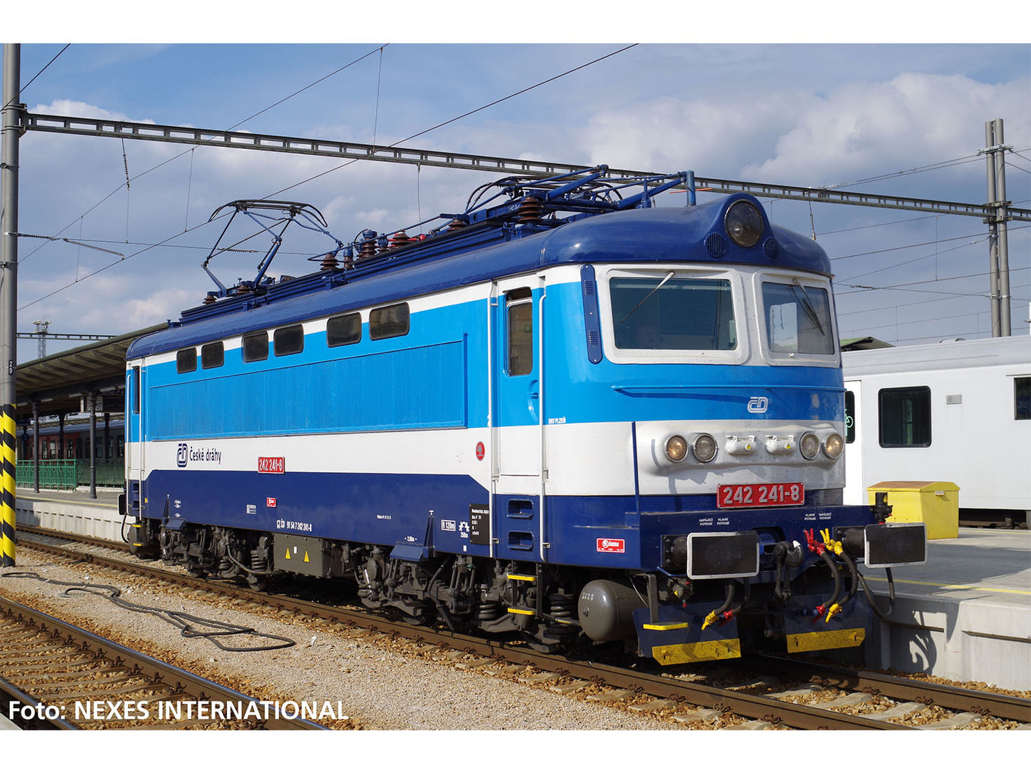 Piko Expert CD Rh242 Electric Locomotive VI (~AC-Sound) PK97412 HO Gauge