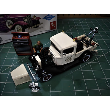 AMT 1120 1934 Ford Pickup Truck 1:25 Model Kit