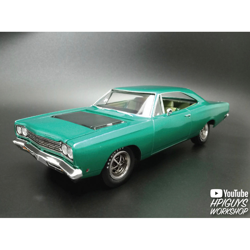 AMT 1363 1968 Plymouth Road Runner 1:25 Model Kit