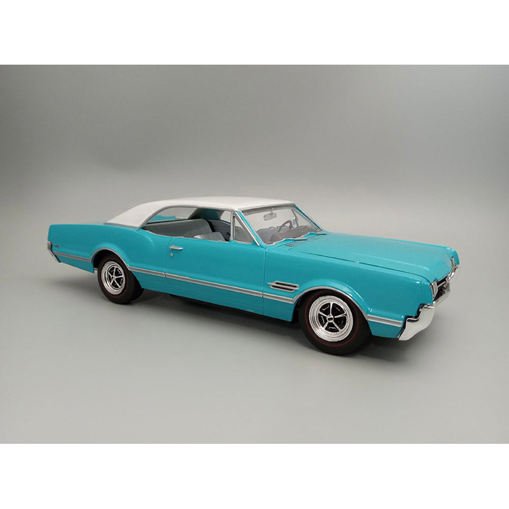AMT 1432M 1966 Oldsmobile 442 W-30 Hardtop 1:25 Model Kit