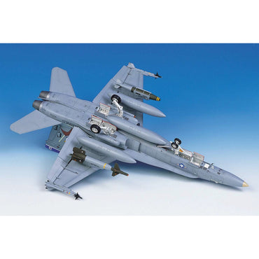 Academy 12103 US Marines F/A-18D Hornet "Night Attack" Multi‑Role 1:32 Model Kit