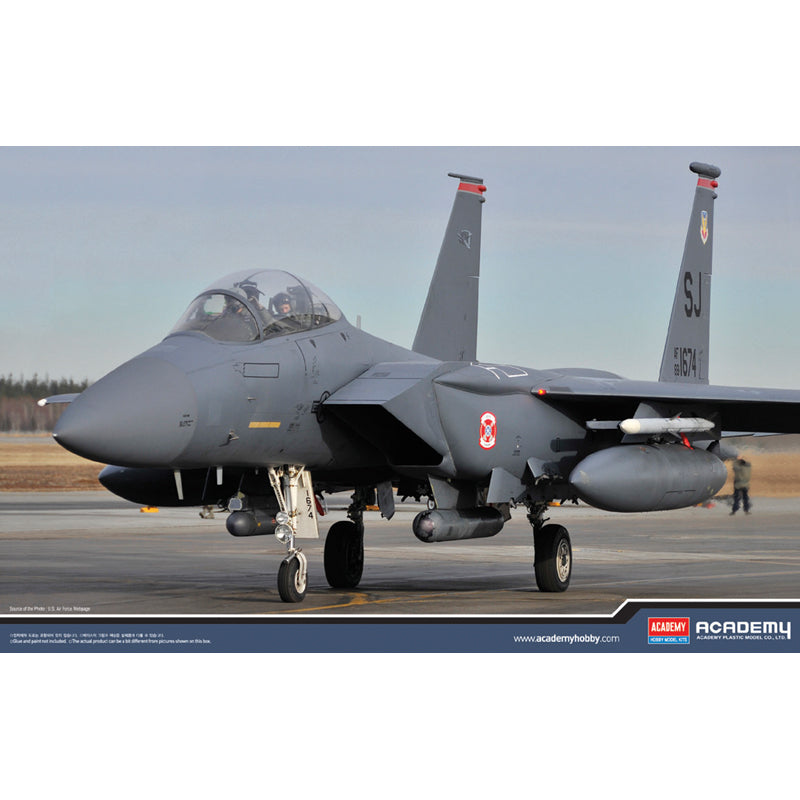 Academy 12295 F-15E "Seymour Johnson" with 2 Figures & Armaments 1:48 Model Kit